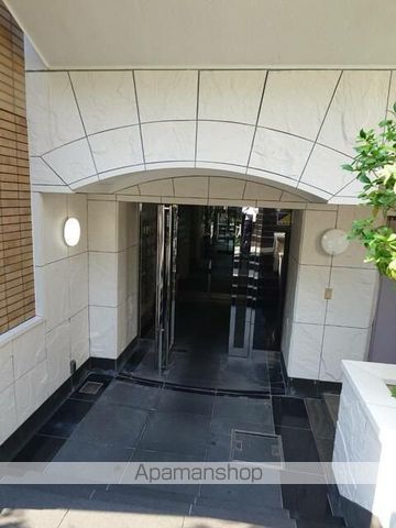 カーサスプレンディッド新宿払方町の玄関写真