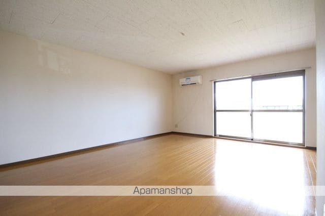 グリーンティアラIIの内装写真