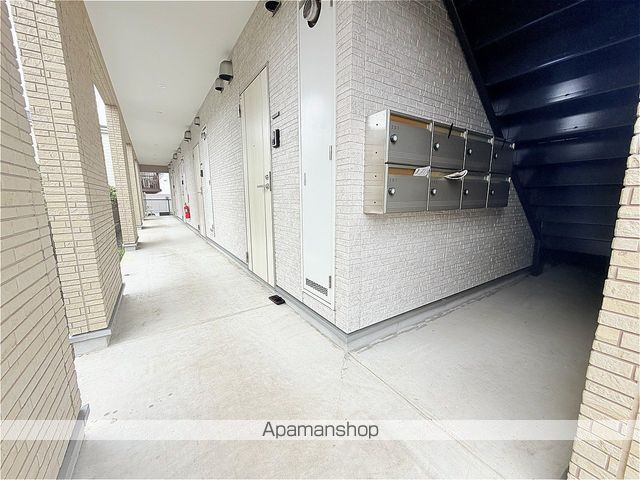 リムプラート南光台の玄関写真