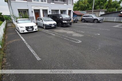 パストラーレＡ[2DK/44.7m2]の駐車場