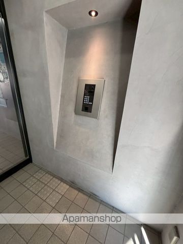 レジディア本郷菊坂プレイスの玄関写真