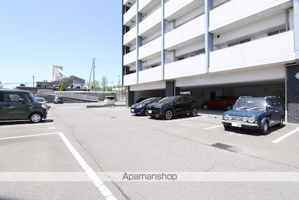ヴィラ・アンソレイエ[2DK/45.34m2]の駐車場1