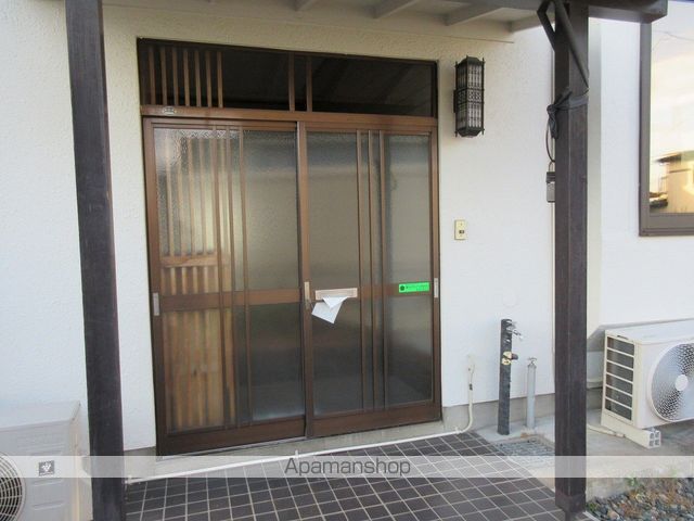 盛岡市 2階建 築45年の玄関写真