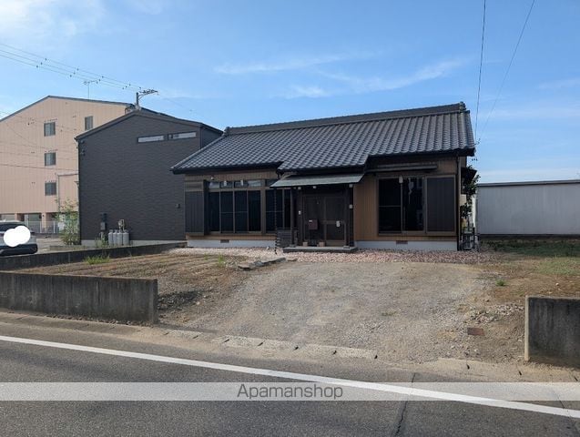 碧南市栄町三丁目貸家の外観写真