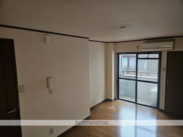 コスモハイツ出町の内装写真
