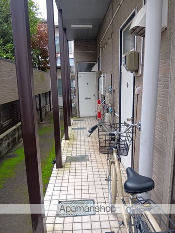 ホワイトキャッスル14番館の玄関写真