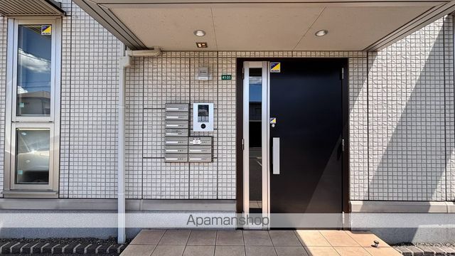 DーROOM新涯の玄関写真