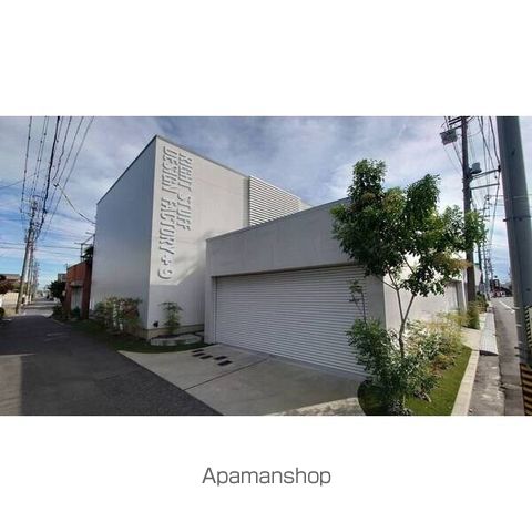 プラスナインの玄関写真