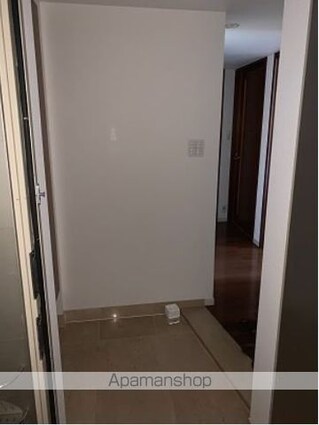 ヒルズ目白台[2LDK/58.85m2]の玄関