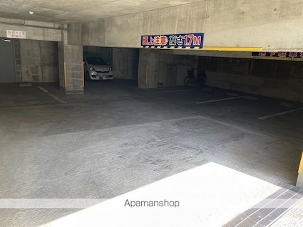 ハピエスト[1LDK/40.01m2]の駐車場