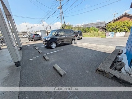 セゾンしおひⅡ[1K/26.18m2]の駐車場
