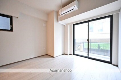 ＧＲＡＮＳＩＴＥ　ＮＡＫＡＭＥＧＵＲＯ[1K/26.27m2]のリビング・居間