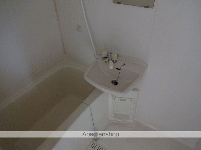 ハイツ六泉 IIの内装写真