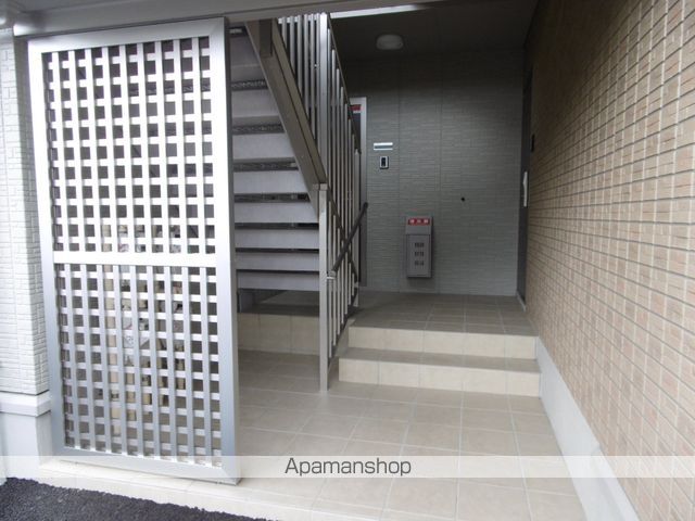 グランツ薬師堂の玄関写真