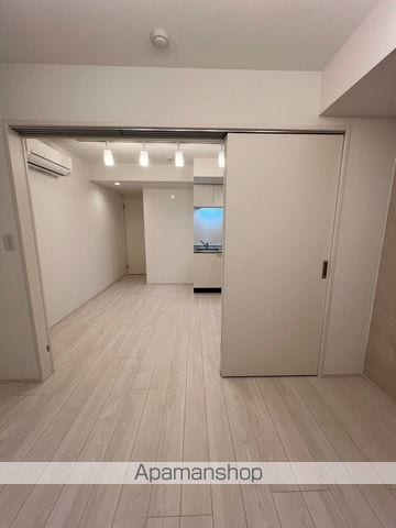 【新宿区北新宿のマンションの写真】