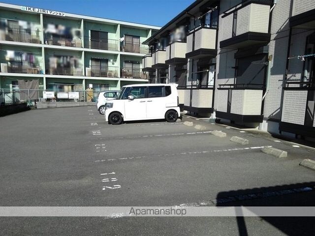 ハイネス　有本[1K/26.71m2]の駐車場1
