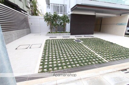 プラウドフラット学芸大学Ⅱ[1K/25.09m2]の駐車場