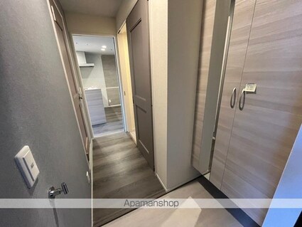 ビオット彦根　Ｂ棟[1K/30.3m2]の玄関