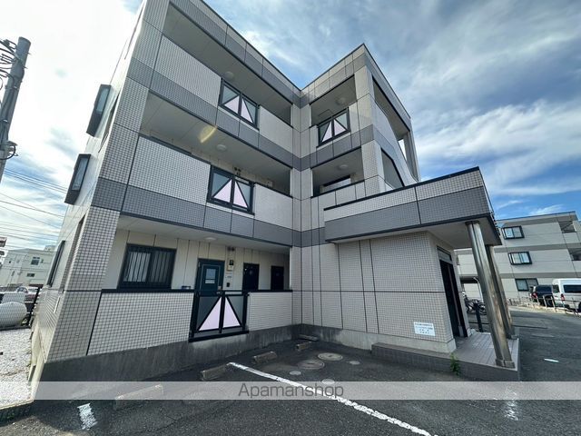 クイーンズタウンII番館の外観写真