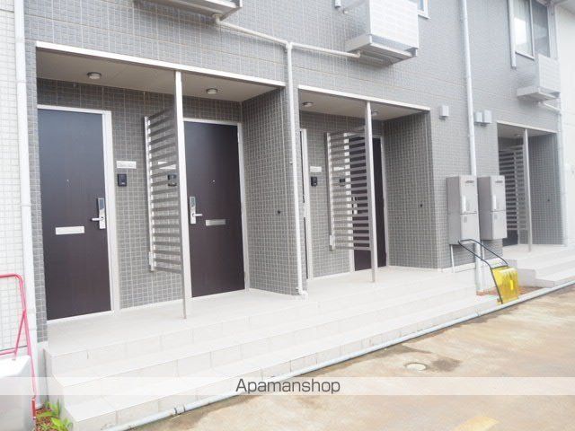 フィラージュ Bの玄関写真