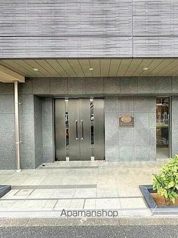 メインステージ小竹向原の玄関写真
