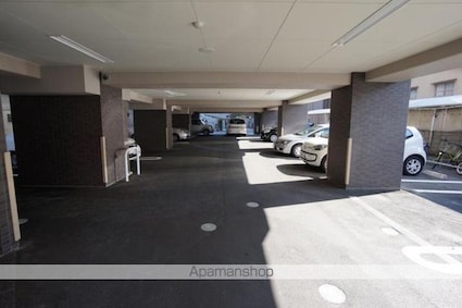 スカイタワー勝山[1LDK/43.47m2]の駐車場