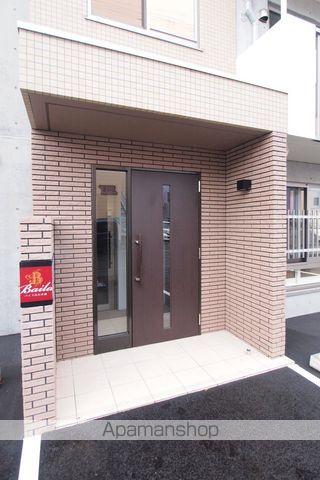 バイラ白石本通の玄関写真