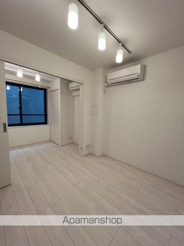 【新宿区北新宿のマンションの写真】