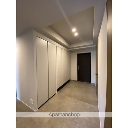 ザ・パークハウス千代田六番町[3LDK/105.94m2]の玄関