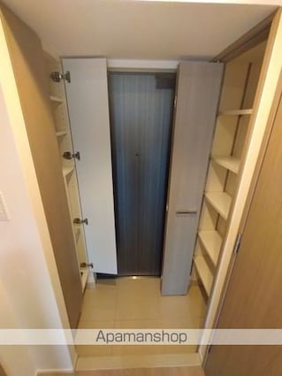 Ｓ－ＲＥＳＩＤＥＮＣＥ新宿早稲田ａｖｅｌｉｓ[1DK/30.11m2]の玄関
