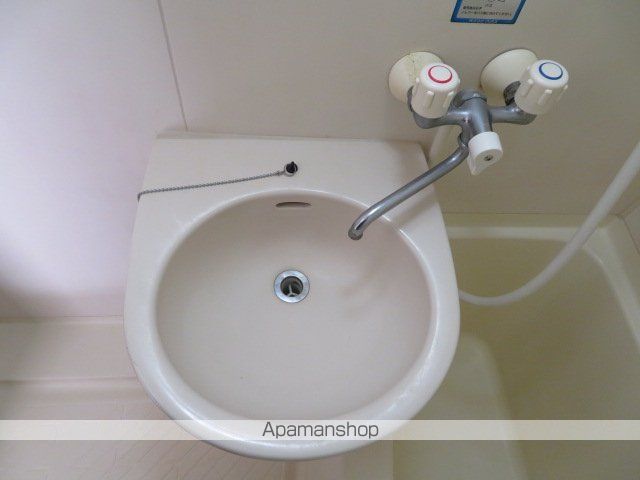ロイヤルヒルズ台原IIIの内装写真