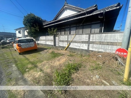 植柳下町１１９９貸家[7DK/385m2]の駐車場