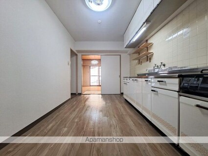 レジデンス勝山[4DK/60.8m2]のリビング・居間