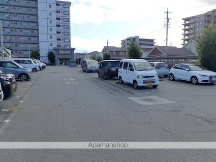 長野県松本市野溝木工１丁目[3LDK/67.6m2]の駐車場