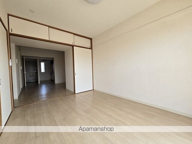 ラークバーレィの内装写真
