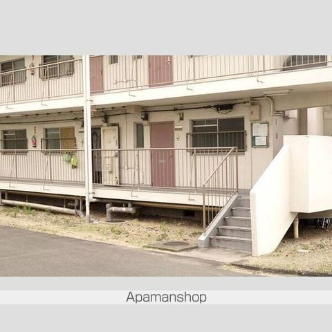 ビレッジハウス向山4号棟の玄関写真