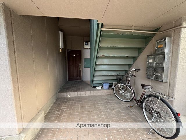 ロイヤルハイツの玄関写真