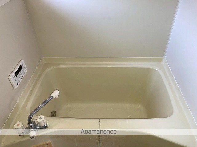 ロイヤルハイツ穐山の内装写真