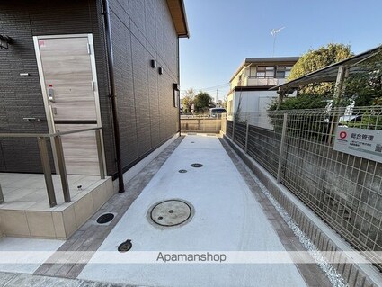 ブリリアントＹＮ[2LDK/47.94m2]の駐車場