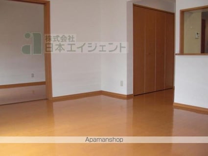 リベルタ　クワバラ[2LDK/66.6m2]のリビング・居間