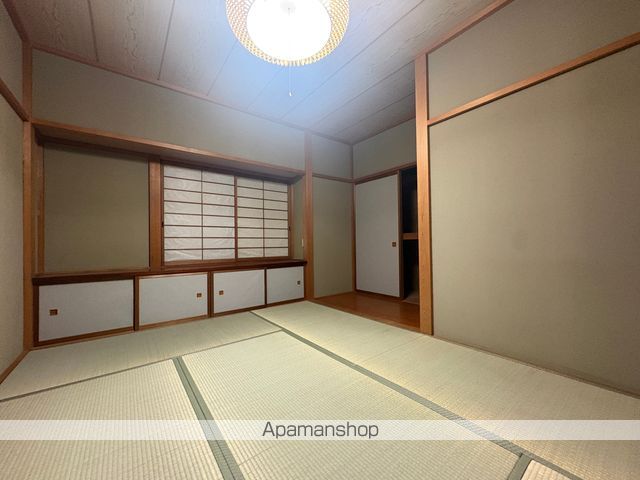 浜松市中央区 2階建 築35年の内装写真