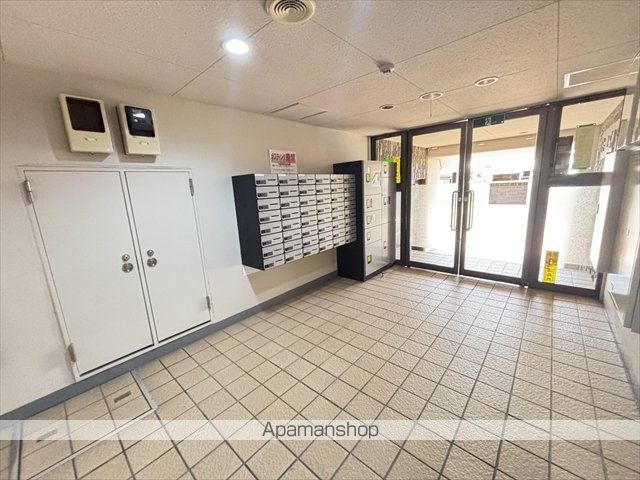 ドミール石川の玄関写真