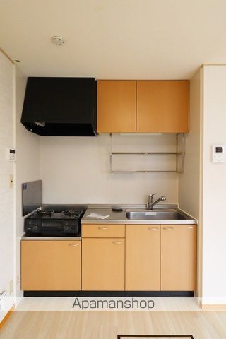 ファミール三軒屋 A棟の内装写真