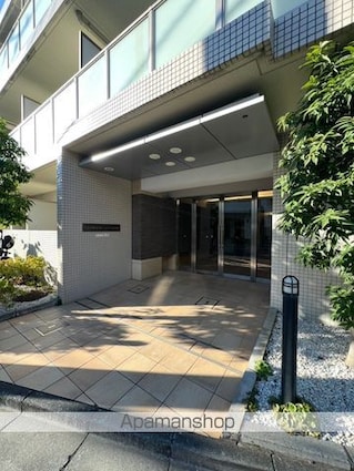 東京都中野区弥生町５丁目[1K/28.5m2]のエントランス