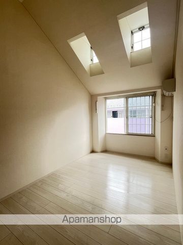 ホワイトキャッスル南小泉ビレジA棟の内装写真