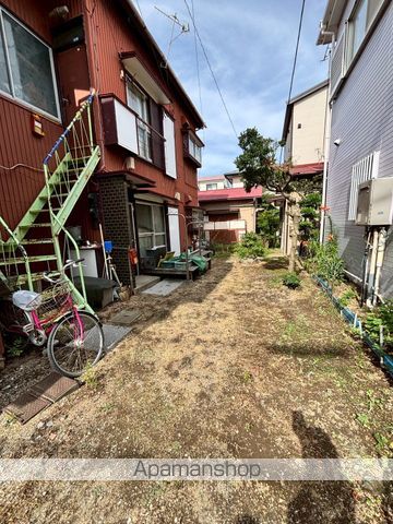 溝呂木貸家 西側の外観写真