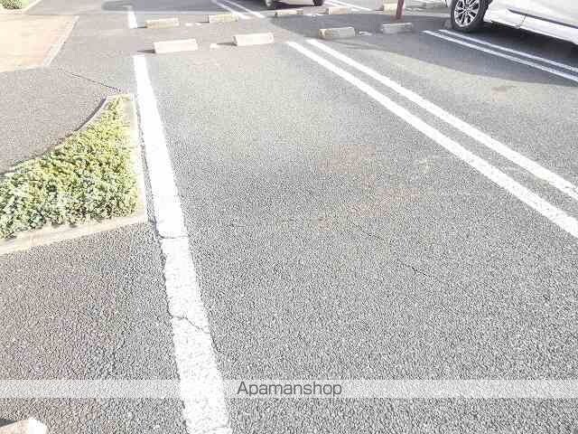 サンライト若松　Ⅰ[1LDK/46.49m2]の駐車場2