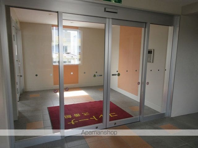 コルトーナ弐番館の玄関写真
