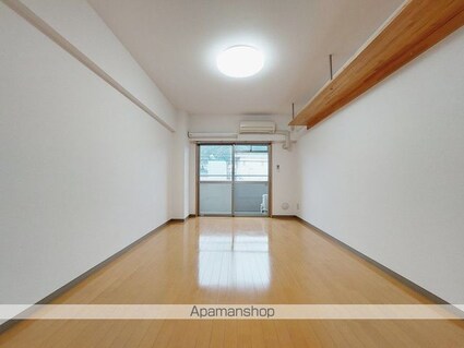 ラルゴ・ヴェローチェ[1K/27m2]のリビング・居間