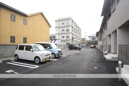 ＥＡＲＬ’Ｓ　ＣＯＵＲＴ生石[1DK/45.54m2]の駐車場